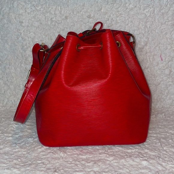 Louis Vuitton NoΓ© Epi Leather Drawstring Bucket Shoulder Bag Purse in Red AR1915 - Picture 8 of 17